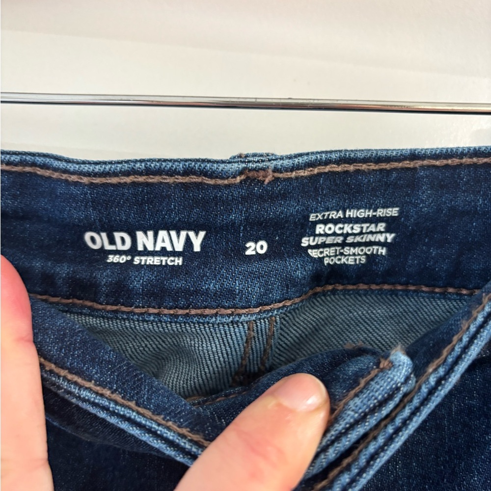 Women’s Old Navy Extra High Rise Rockstar Super Skinny Dark Blue Skinny Jeans - Picture 6 of 8